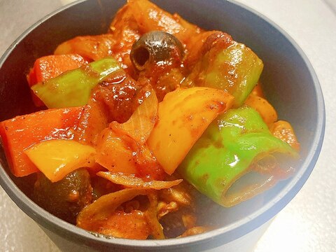 お野菜たっぷり！鶏と彩り野菜のトマト煮